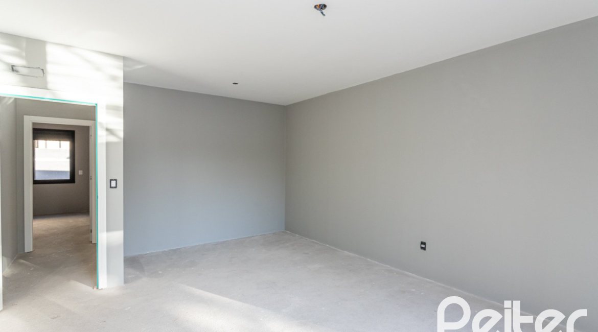 Casa à venda com 177m², 3 dormitórios, 3 suítes, 4 vagas, no bairro Tristeza em Porto Alegre