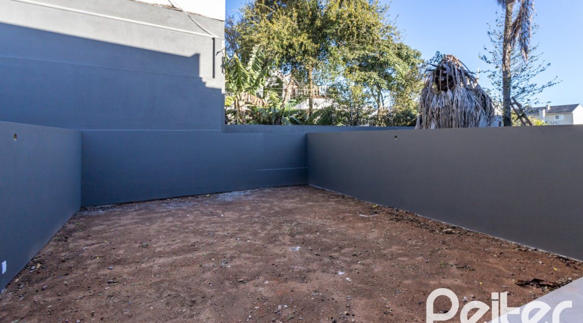 Casa à venda com 177m², 3 dormitórios, 3 suítes, 4 vagas, no bairro Tristeza em Porto Alegre