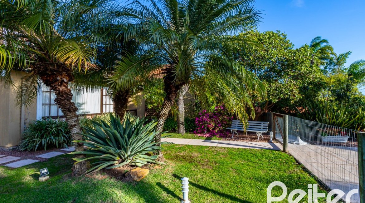 Casa em Condomínio à venda com 384m², 3 dormitórios, 3 suítes, 4 vagas, no bairro Terra Ville em PORTO ALEGRE