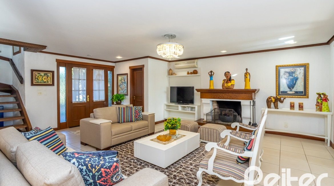 Casa em Condomínio à venda com 384m², 3 dormitórios, 3 suítes, 4 vagas, no bairro Terra Ville em PORTO ALEGRE