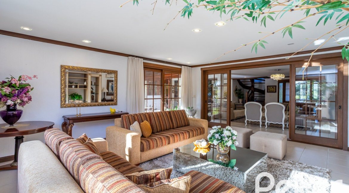 Casa em Condomínio à venda com 384m², 3 dormitórios, 3 suítes, 4 vagas, no bairro Terra Ville em PORTO ALEGRE