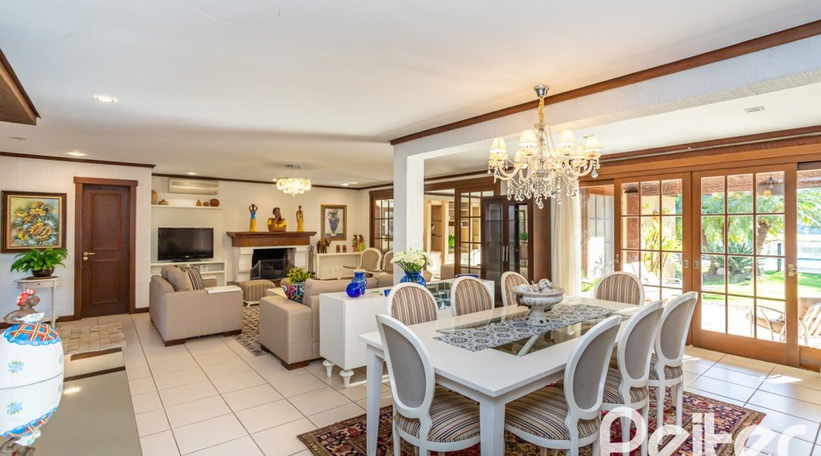 Casa em Condomínio à venda com 384m², 3 dormitórios, 3 suítes, 4 vagas, no bairro Terra Ville em PORTO ALEGRE