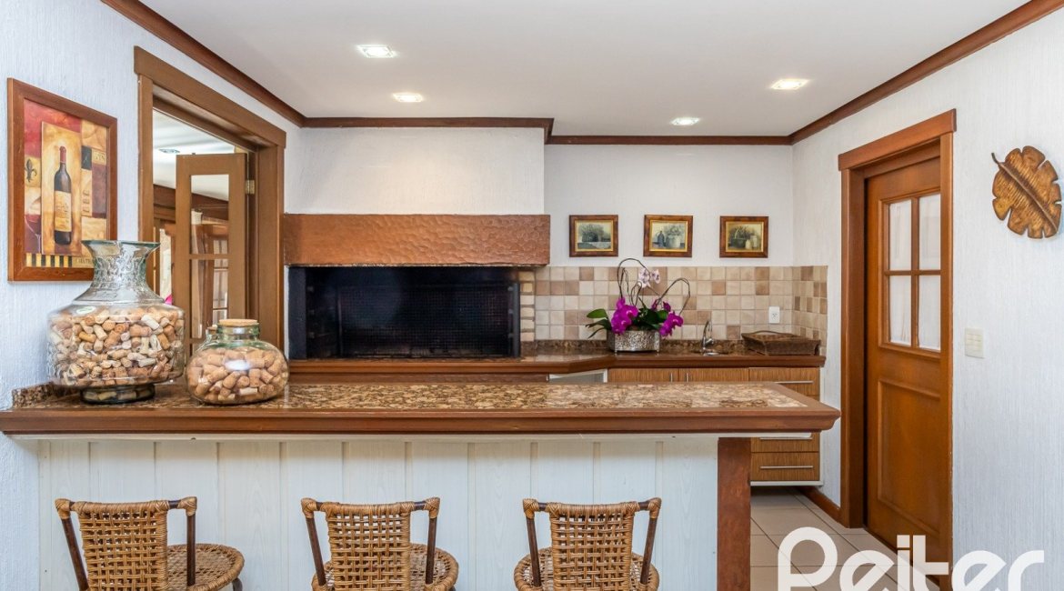 Casa em Condomínio à venda com 384m², 3 dormitórios, 3 suítes, 4 vagas, no bairro Terra Ville em PORTO ALEGRE