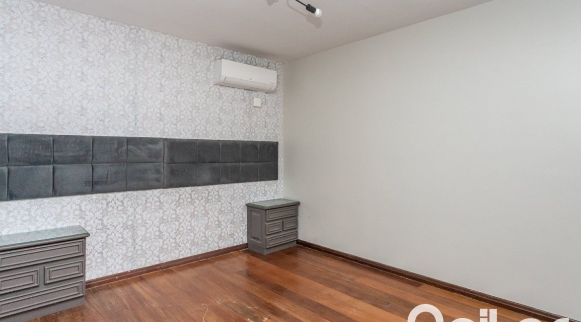 Casa em Condomínio à venda com 450m², 3 dormitórios, 1 suíte, 6 vagas, no bairro Cavalhada em PORTO ALEGRE