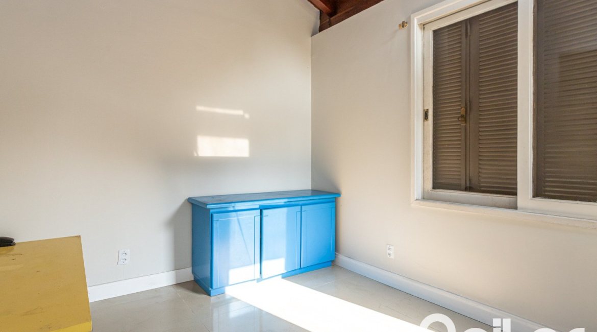 Casa em Condomínio à venda com 450m², 3 dormitórios, 1 suíte, 6 vagas, no bairro Cavalhada em PORTO ALEGRE