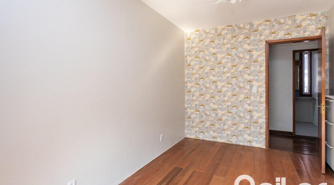 Casa em Condomínio à venda com 450m², 3 dormitórios, 1 suíte, 6 vagas, no bairro Cavalhada em PORTO ALEGRE