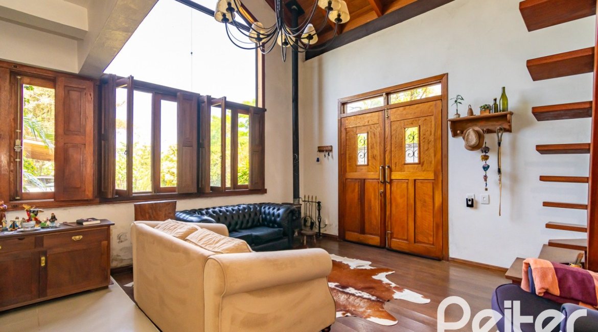 Casa à venda com 210m², 3 dormitórios, 3 suítes, 3 vagas, no bairro Ponta Grossa em Porto Alegre