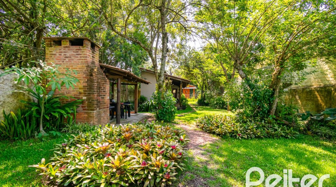 Sítio à venda com 210m², 3 dormitórios, 3 suítes, 3 vagas, no bairro Ponta Grossa em Porto Alegre