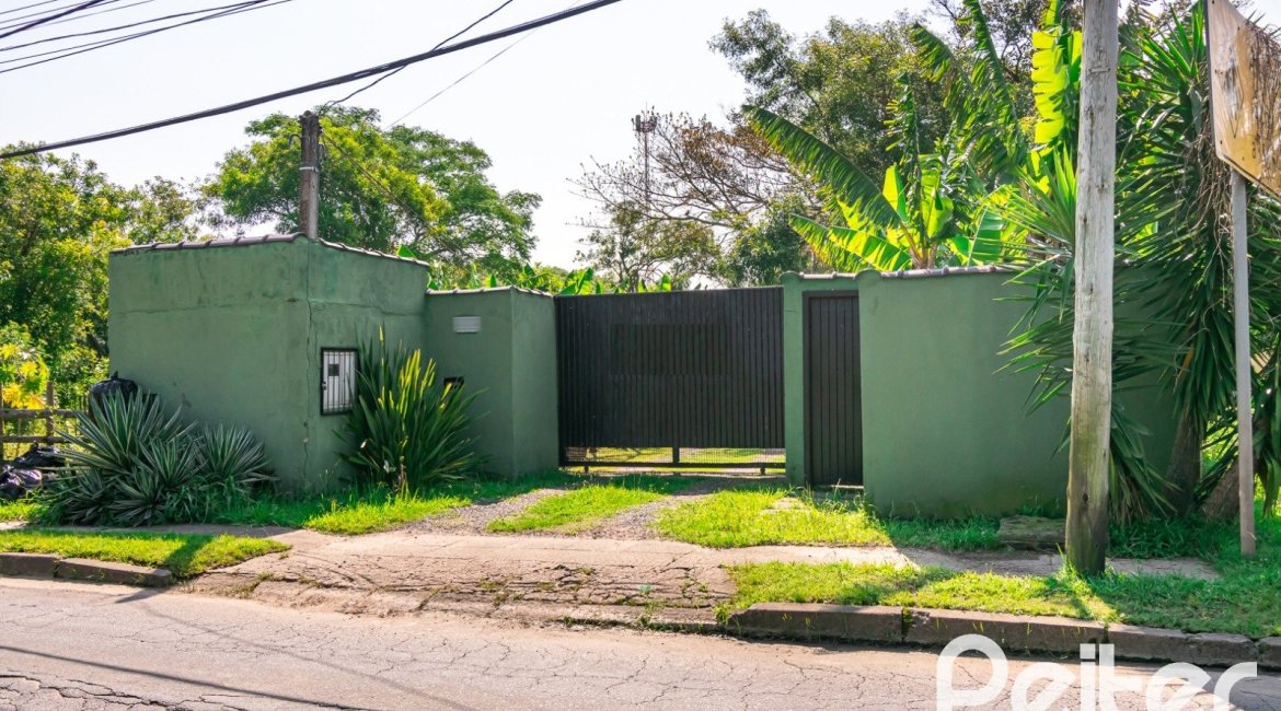 Sítio à venda com 210m², 3 dormitórios, 3 suítes, 3 vagas, no bairro Ponta Grossa em Porto Alegre