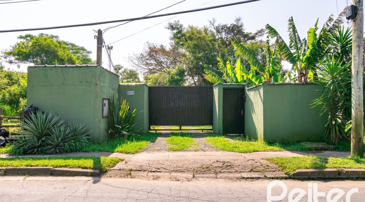Sítio à venda com 210m², 3 dormitórios, 3 suítes, 3 vagas, no bairro Ponta Grossa em Porto Alegre