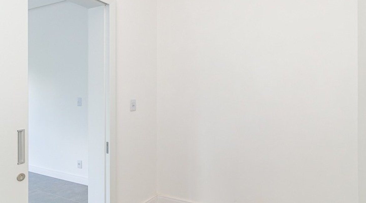 Casa à venda com 210m², 3 dormitórios, 2 suítes, 2 vagas, no bairro Jardim Isabel em Porto Alegre