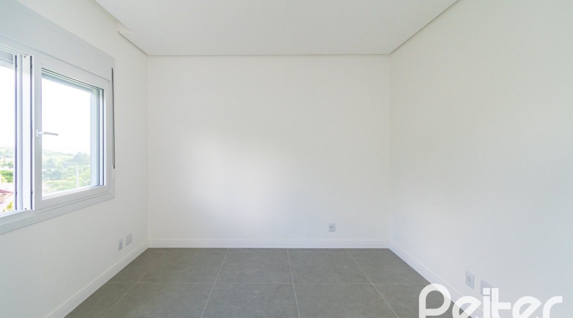 Casa à venda com 210m², 3 dormitórios, 2 suítes, 2 vagas, no bairro Jardim Isabel em Porto Alegre