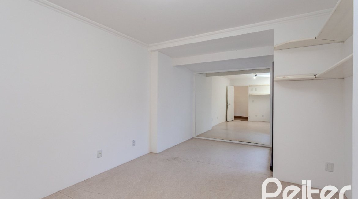Casa em Condomínio à venda com 545m², 3 dormitórios, 3 suítes, 6 vagas, no bairro Cavalhada em PORTO ALEGRE
