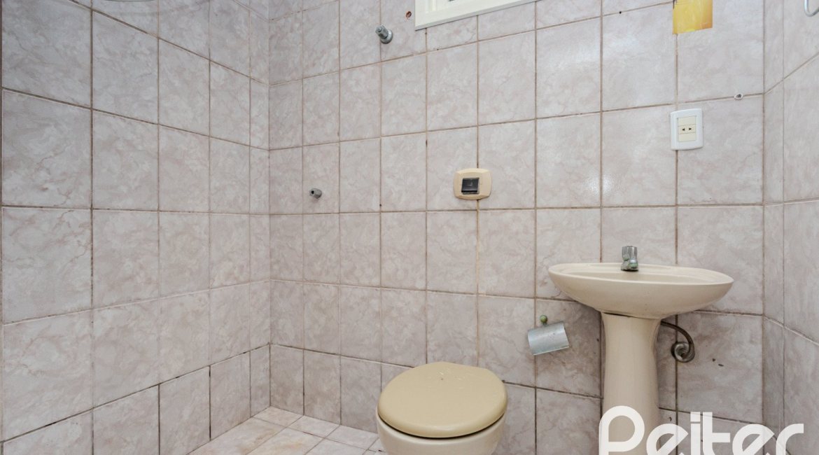 Casa em Condomínio à venda com 545m², 3 dormitórios, 3 suítes, 6 vagas, no bairro Cavalhada em PORTO ALEGRE