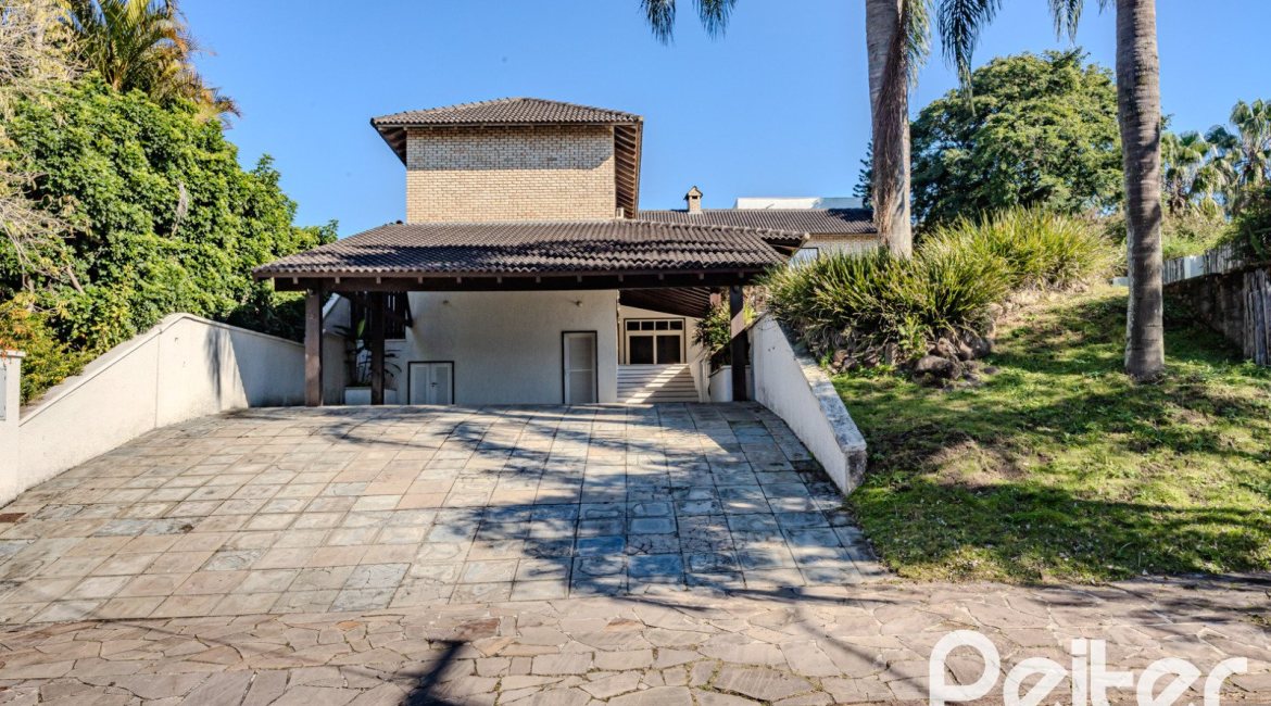 Casa em Condomínio à venda com 545m², 3 dormitórios, 3 suítes, 6 vagas, no bairro Cavalhada em PORTO ALEGRE