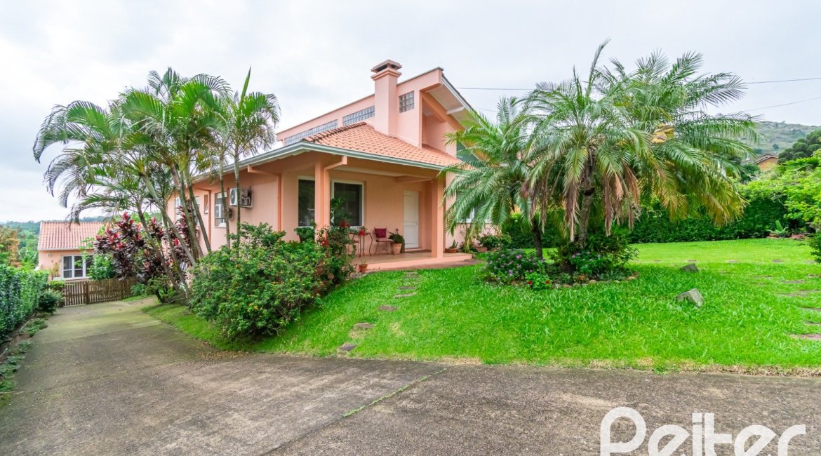 Casa em Condomínio à venda com 400m², 3 dormitórios, 1 suíte, 5 vagas, no bairro Campo Novo em Porto Alegre