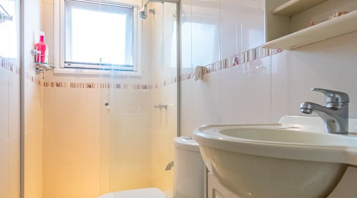 Casa em Condomínio à venda com 400m², 3 dormitórios, 1 suíte, 5 vagas, no bairro Campo Novo em Porto Alegre