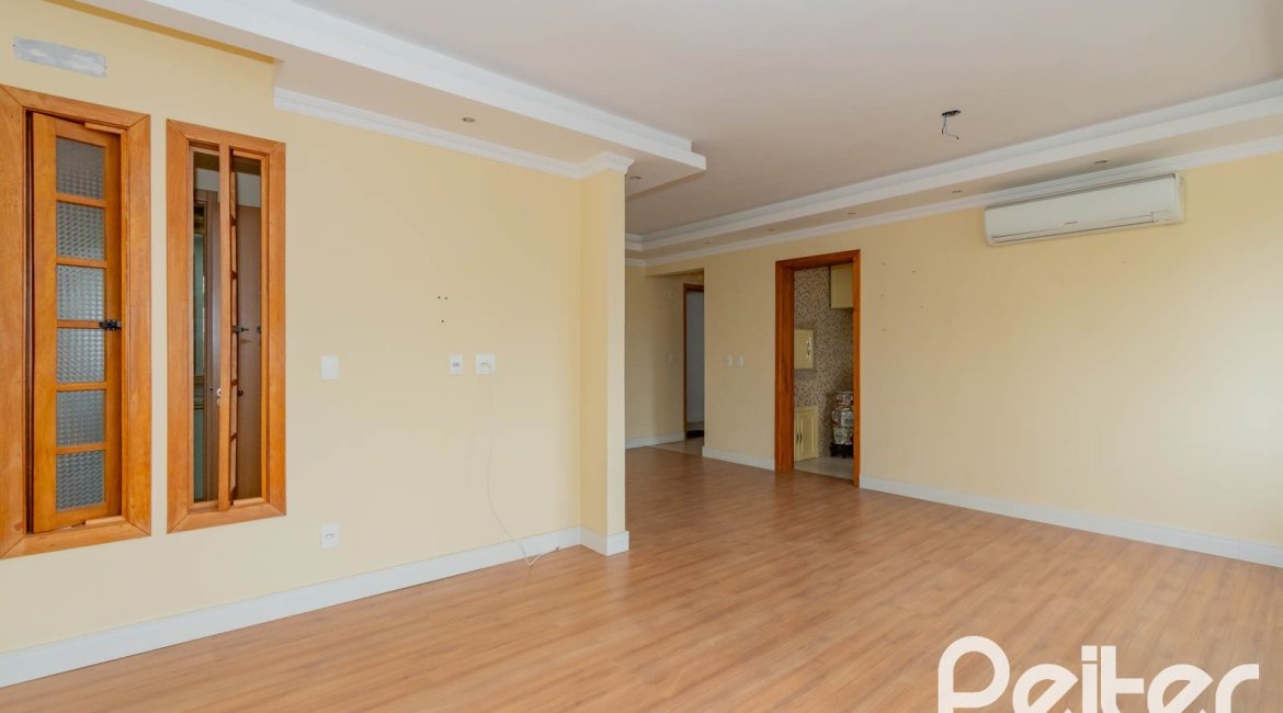 Apartamento à venda com 70m², 2 dormitórios, 1 suíte, 1 vaga, no bairro Menino Deus em Porto Alegre