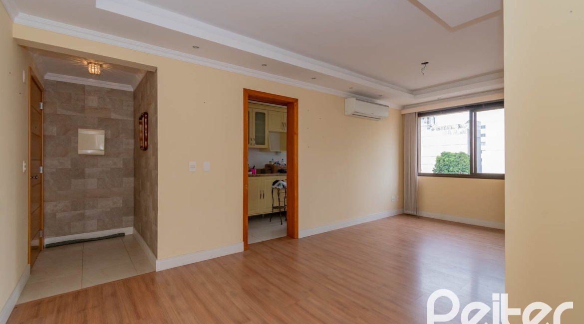 Apartamento à venda com 70m², 2 dormitórios, 1 suíte, 1 vaga, no bairro Menino Deus em Porto Alegre