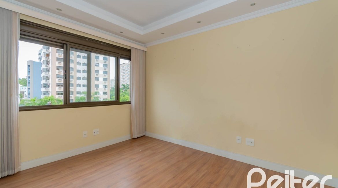 Apartamento à venda com 70m², 2 dormitórios, 1 suíte, 1 vaga, no bairro Menino Deus em Porto Alegre