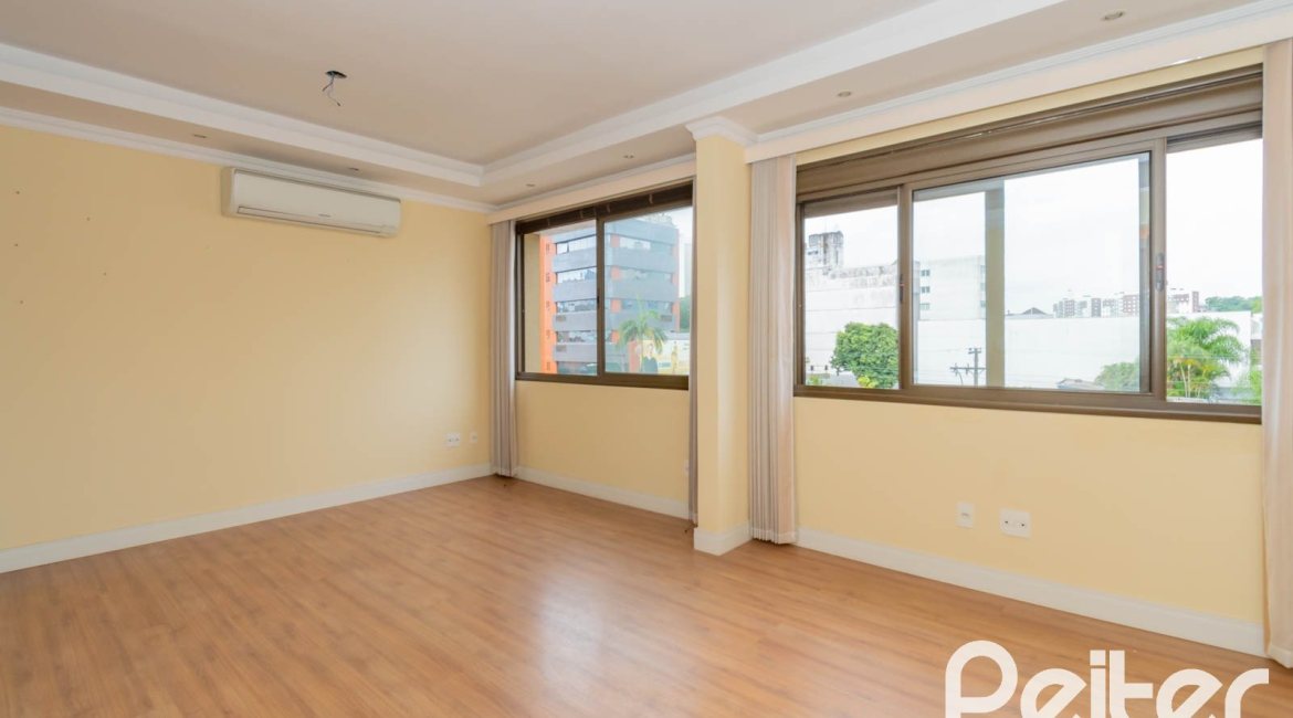 Apartamento à venda com 70m², 2 dormitórios, 1 suíte, 1 vaga, no bairro Menino Deus em Porto Alegre