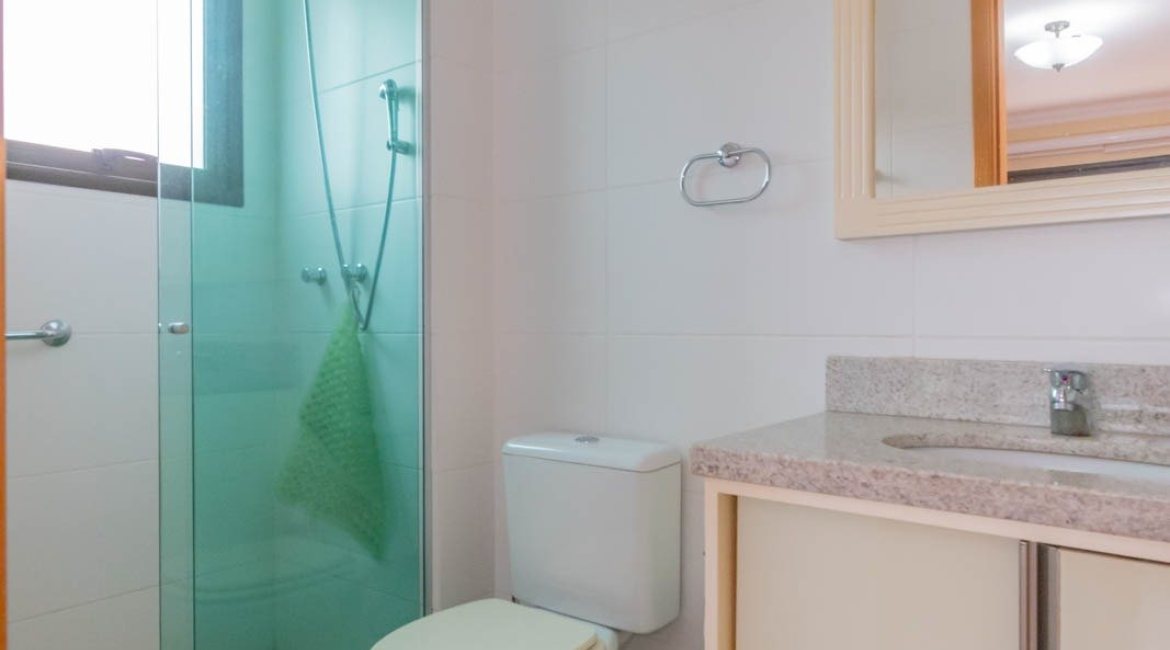 Apartamento à venda com 70m², 2 dormitórios, 1 suíte, 1 vaga, no bairro Menino Deus em Porto Alegre