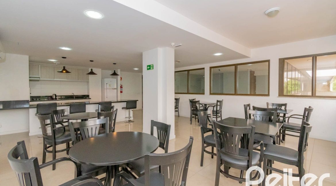 Apartamento à venda com 70m², 2 dormitórios, 1 suíte, 1 vaga, no bairro Menino Deus em Porto Alegre