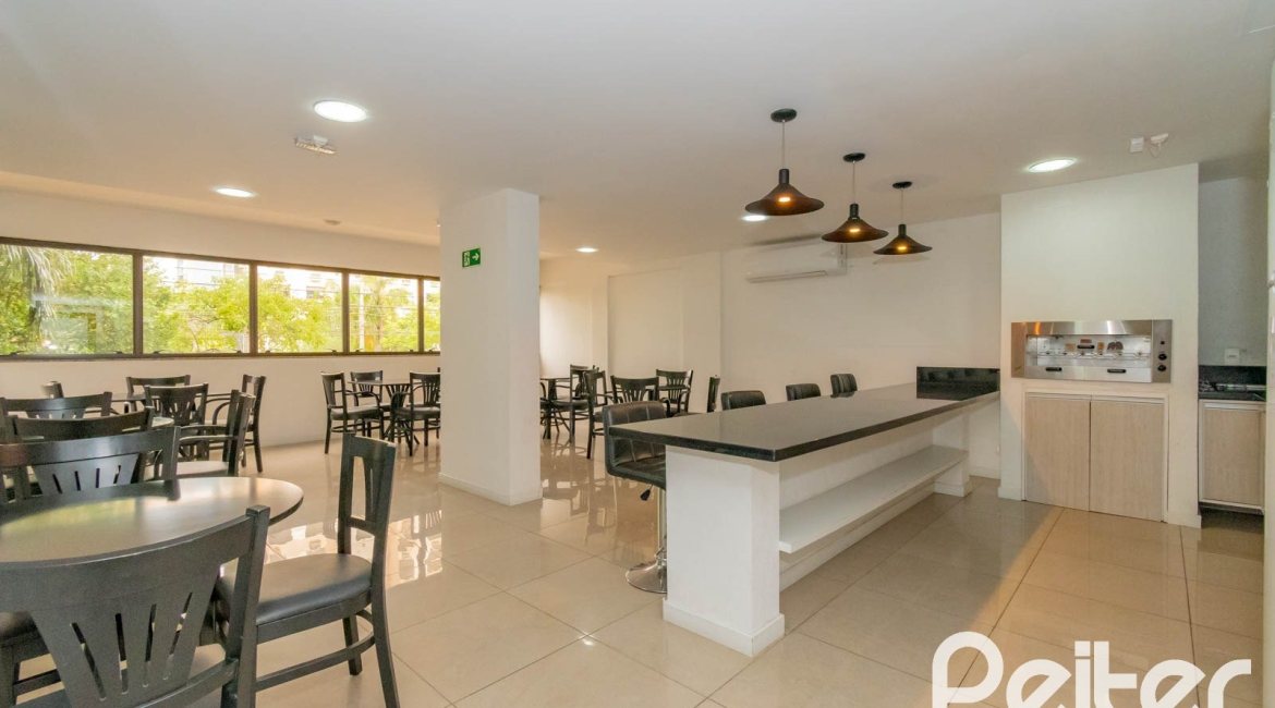 Apartamento à venda com 70m², 2 dormitórios, 1 suíte, 1 vaga, no bairro Menino Deus em Porto Alegre
