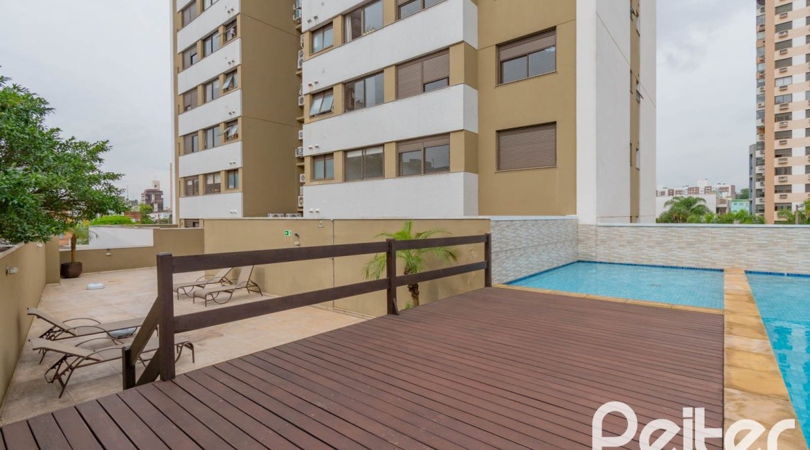 Apartamento à venda com 70m², 2 dormitórios, 1 suíte, 1 vaga, no bairro Menino Deus em Porto Alegre