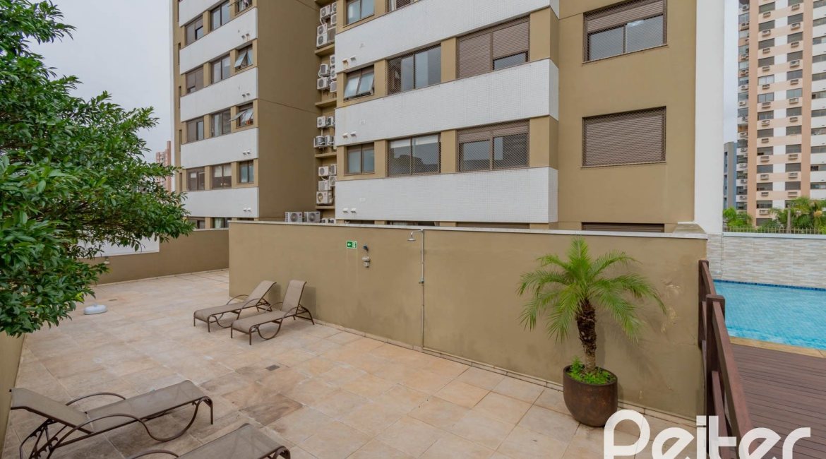 Apartamento à venda com 70m², 2 dormitórios, 1 suíte, 1 vaga, no bairro Menino Deus em Porto Alegre