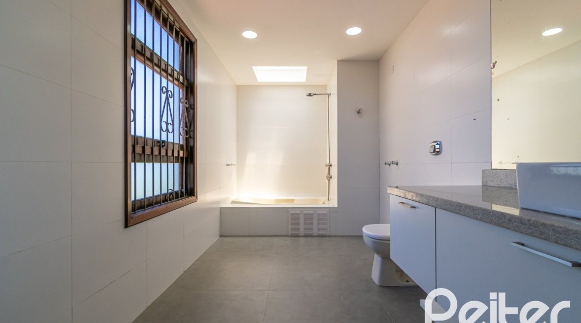  à venda, no bairro  em 