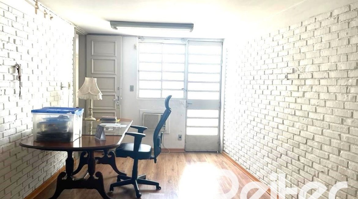 Casa à venda com 361m², 3 dormitórios, 4 vagas, no bairro Cidade Baixa em Porto Alegre