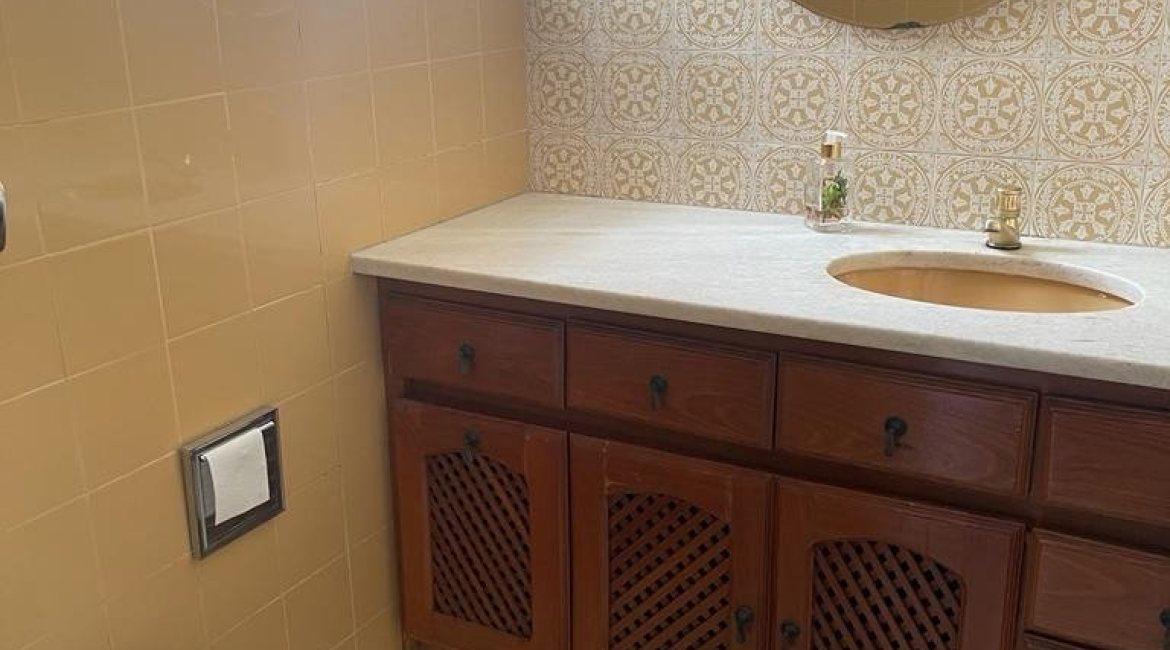 Casa à venda com 361m², 3 dormitórios, 4 vagas, no bairro Cidade Baixa em Porto Alegre