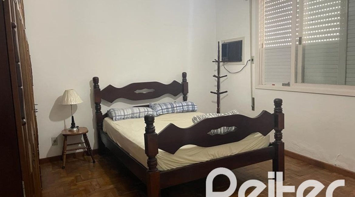 Casa à venda com 361m², 3 dormitórios, 4 vagas, no bairro Cidade Baixa em Porto Alegre