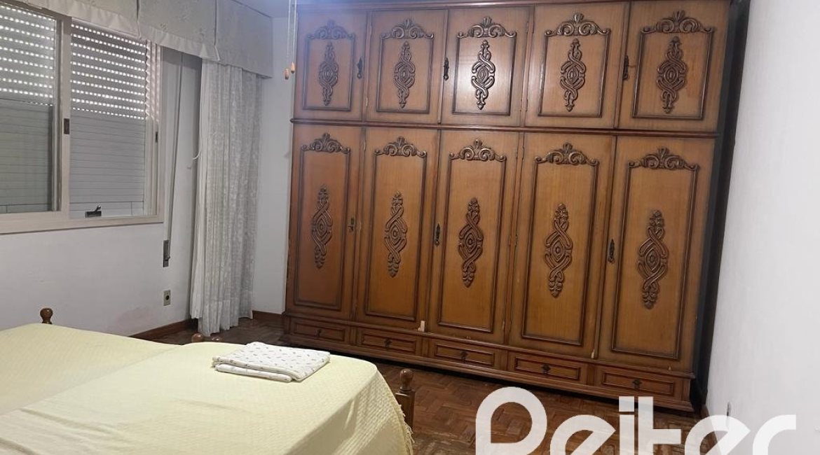 Casa à venda com 361m², 3 dormitórios, 4 vagas, no bairro Cidade Baixa em Porto Alegre