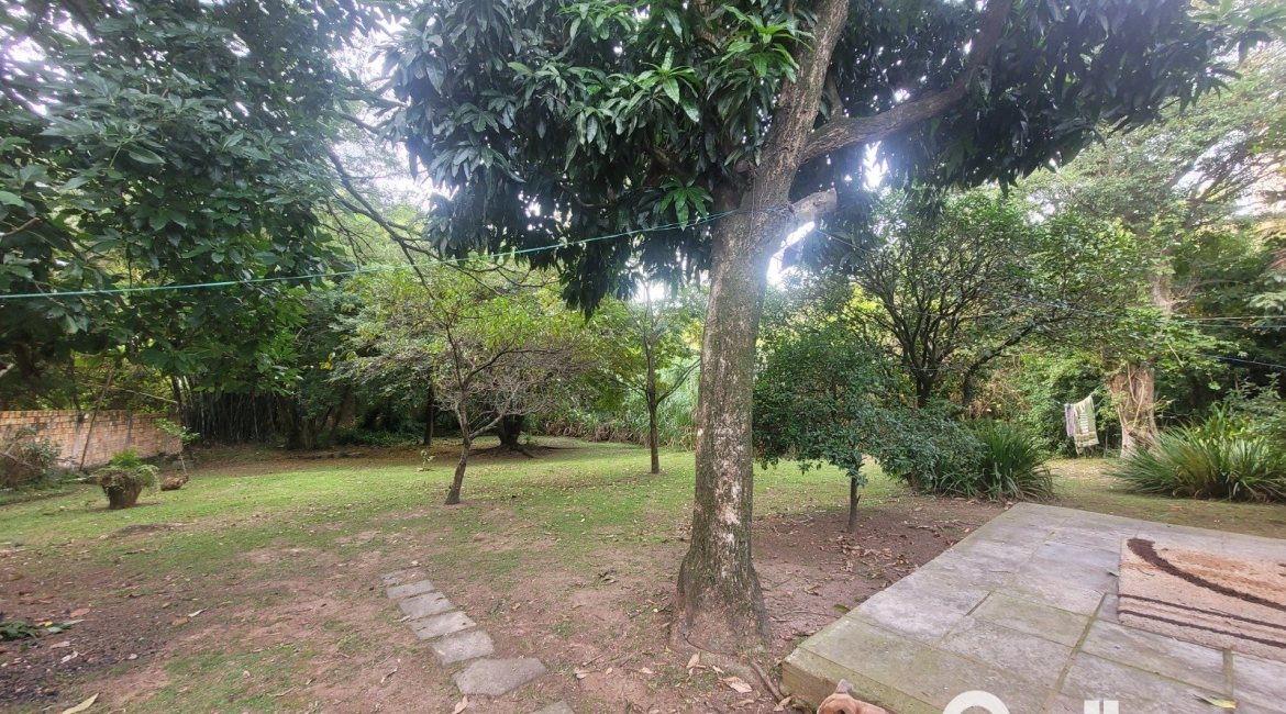 Terreno à venda com 4330m², no bairro Cristal em Porto Alegre