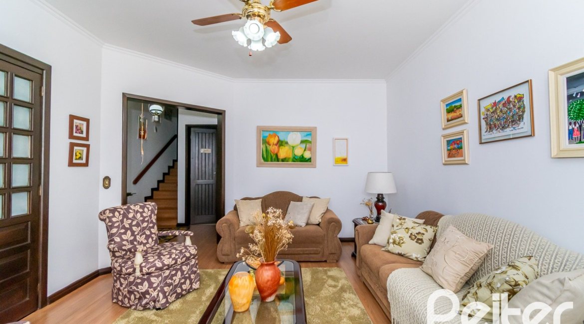 Cobertura à venda com 302m², 3 dormitórios, 1 suíte, 2 vagas, no bairro Tristeza em Porto Alegre