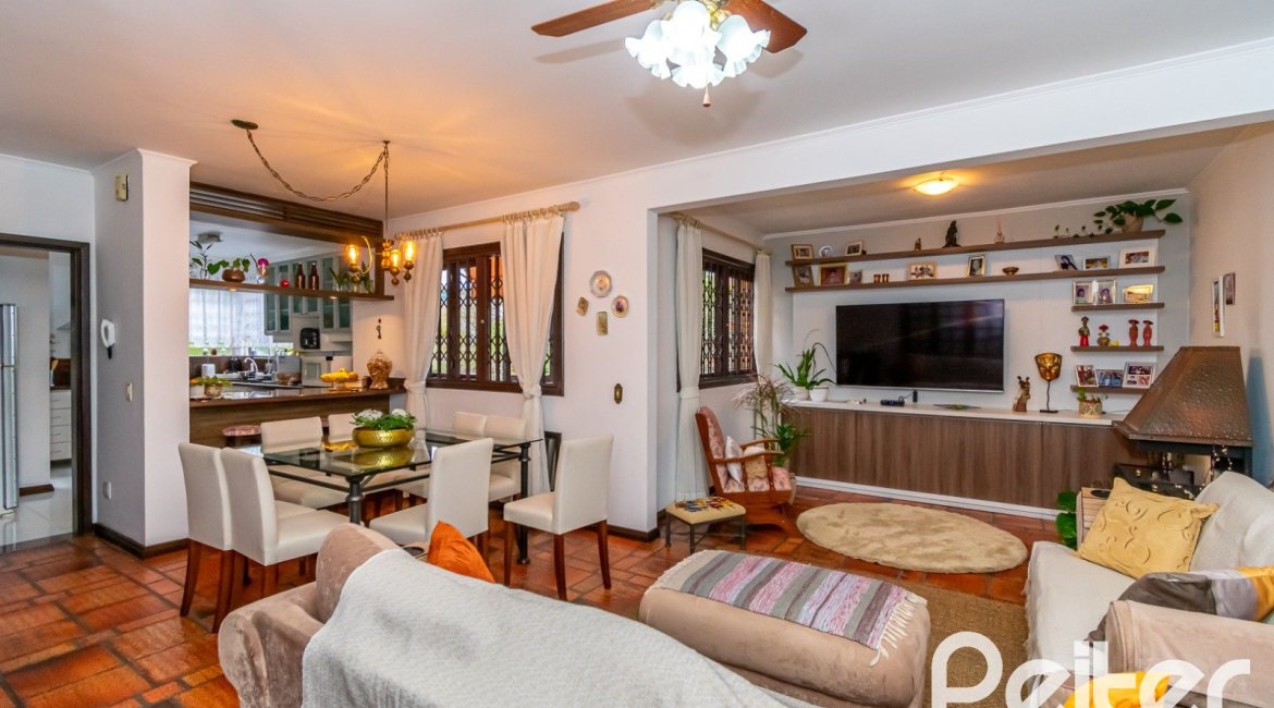 Cobertura à venda com 302m², 3 dormitórios, 1 suíte, 2 vagas, no bairro Tristeza em Porto Alegre