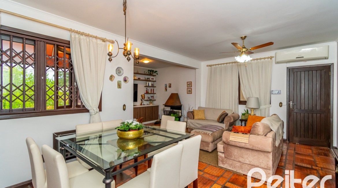 Cobertura à venda com 302m², 3 dormitórios, 1 suíte, 2 vagas, no bairro Tristeza em Porto Alegre