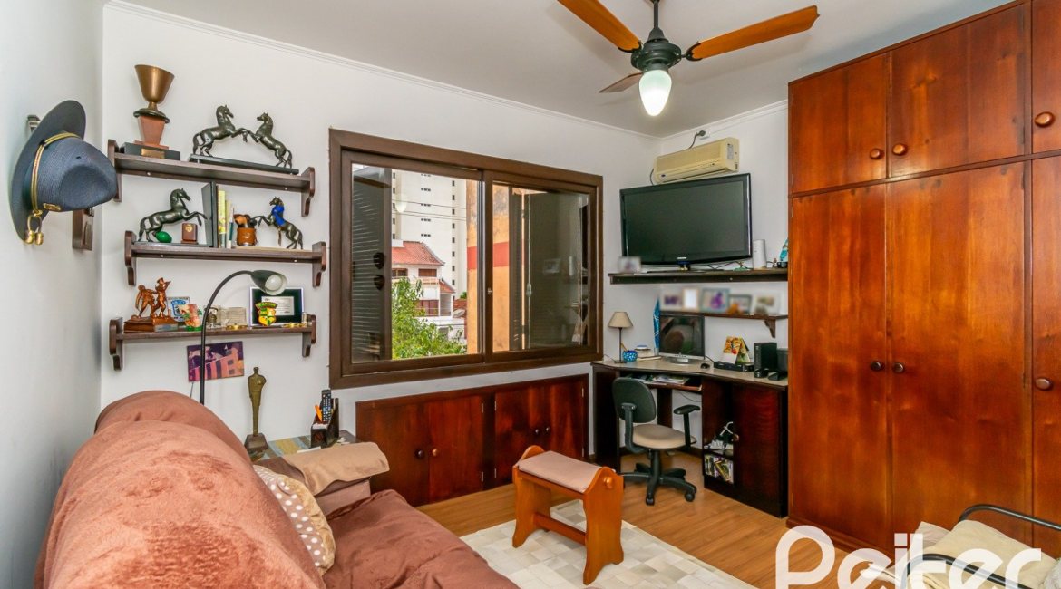 Cobertura à venda com 302m², 3 dormitórios, 1 suíte, 2 vagas, no bairro Tristeza em Porto Alegre