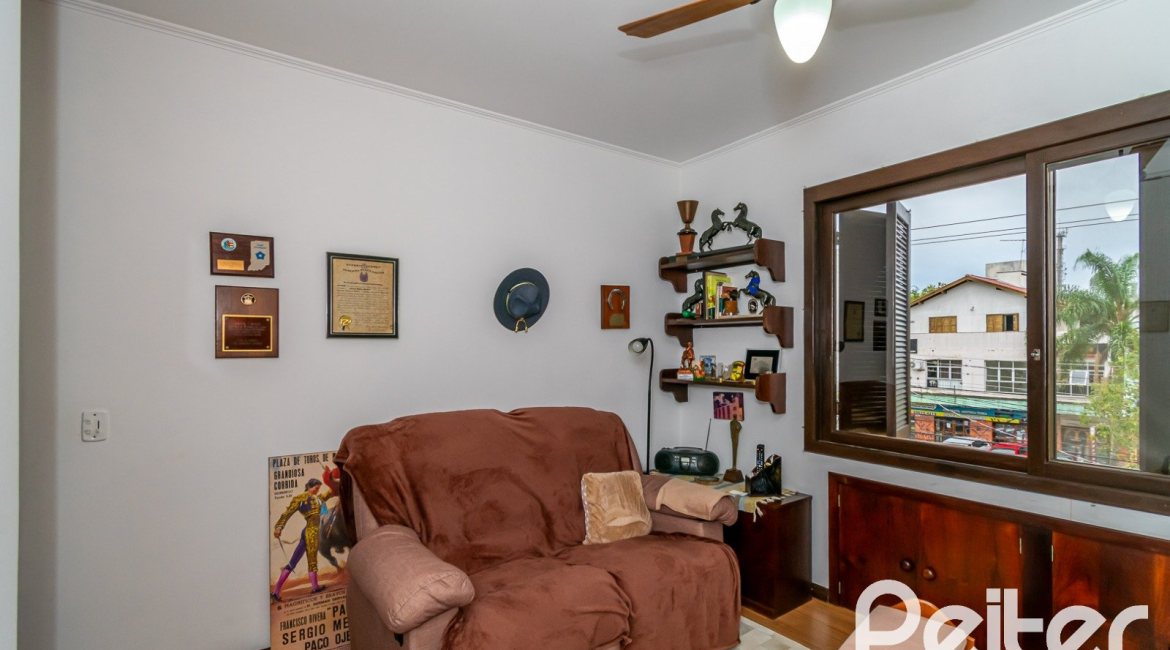 Cobertura à venda com 302m², 3 dormitórios, 1 suíte, 2 vagas, no bairro Tristeza em Porto Alegre