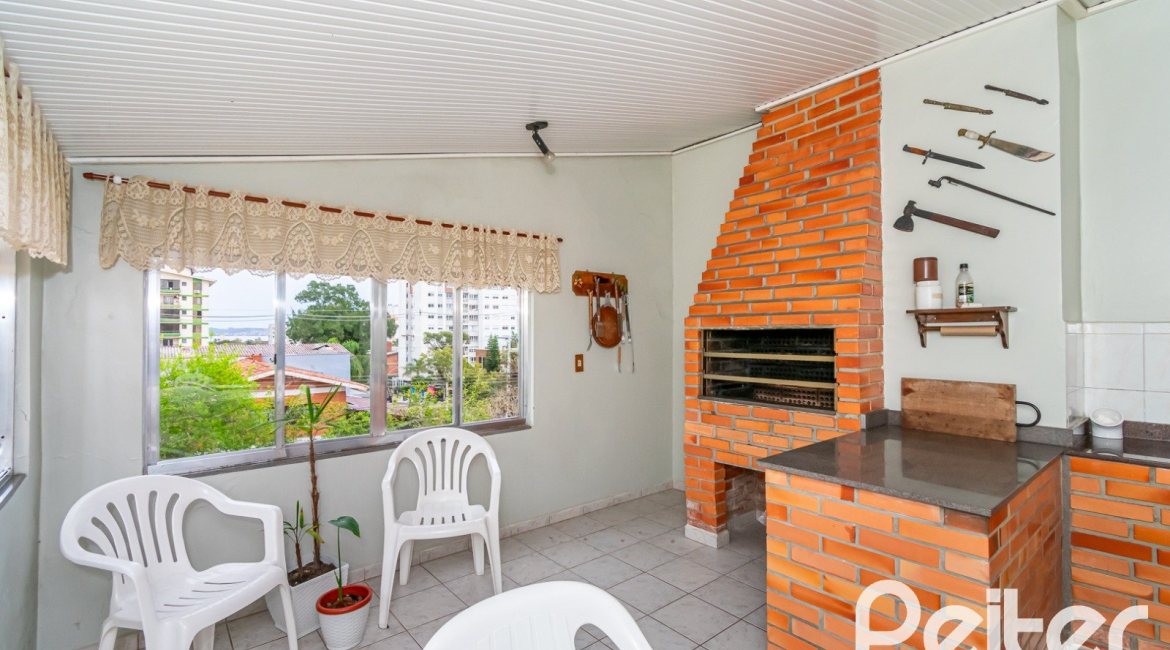 Cobertura à venda com 302m², 3 dormitórios, 1 suíte, 2 vagas, no bairro Tristeza em Porto Alegre