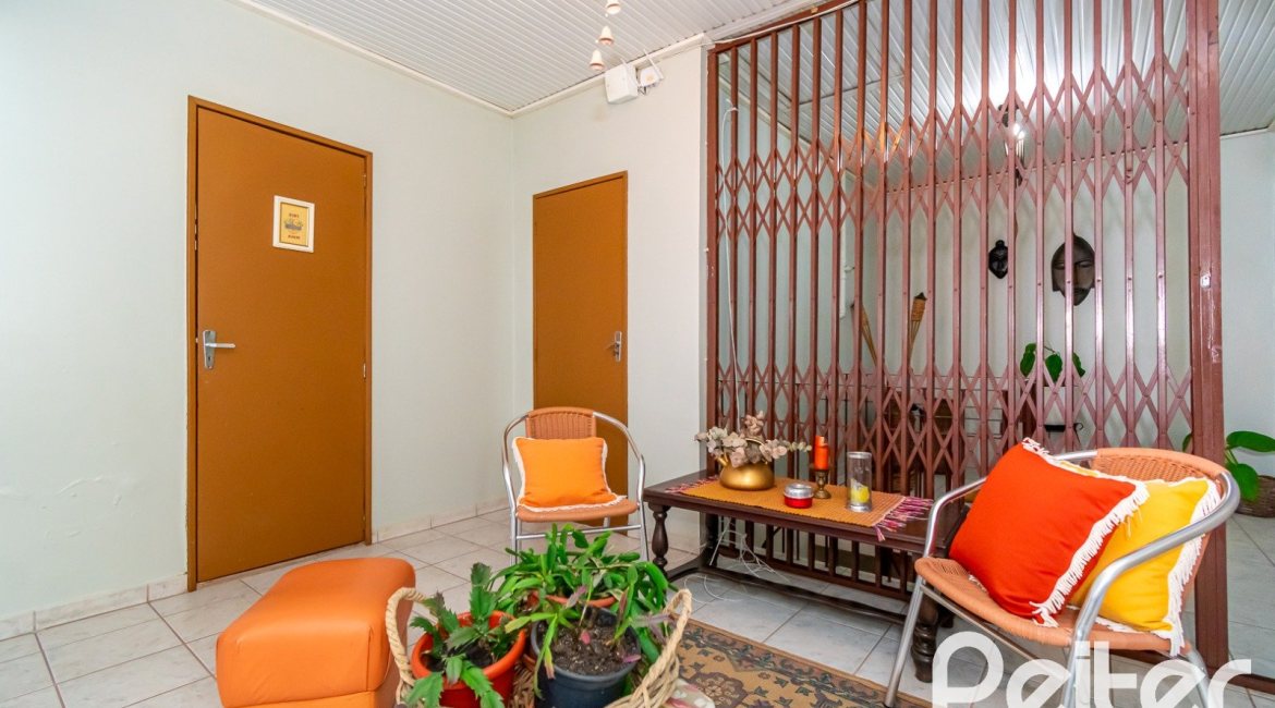 Cobertura à venda com 302m², 3 dormitórios, 1 suíte, 2 vagas, no bairro Tristeza em Porto Alegre