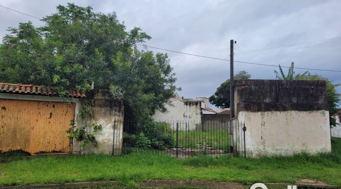 Terreno à venda com 335m², no bairro Ipanema em Porto Alegre