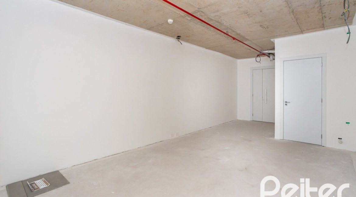 Comercial à venda com 158m², 3 vagas, no bairro Cristal em Porto Alegre