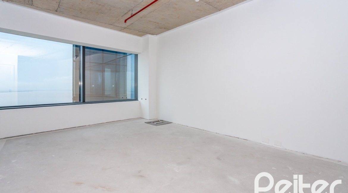 Comercial à venda com 158m², 3 vagas, no bairro Cristal em Porto Alegre