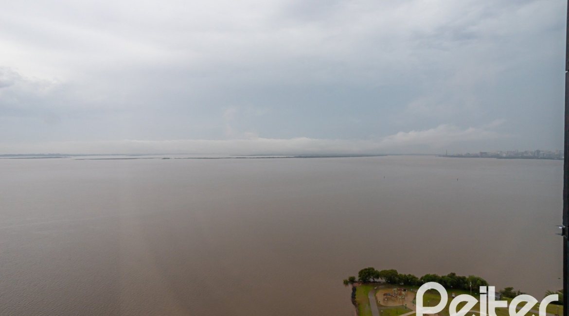 Comercial à venda com 158m², 3 vagas, no bairro Cristal em Porto Alegre