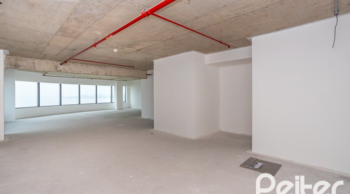 Comercial à venda com 158m², 3 vagas, no bairro Cristal em Porto Alegre