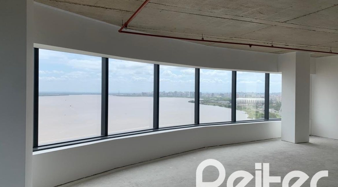 Comercial à venda com 158m², 3 vagas, no bairro Cristal em Porto Alegre