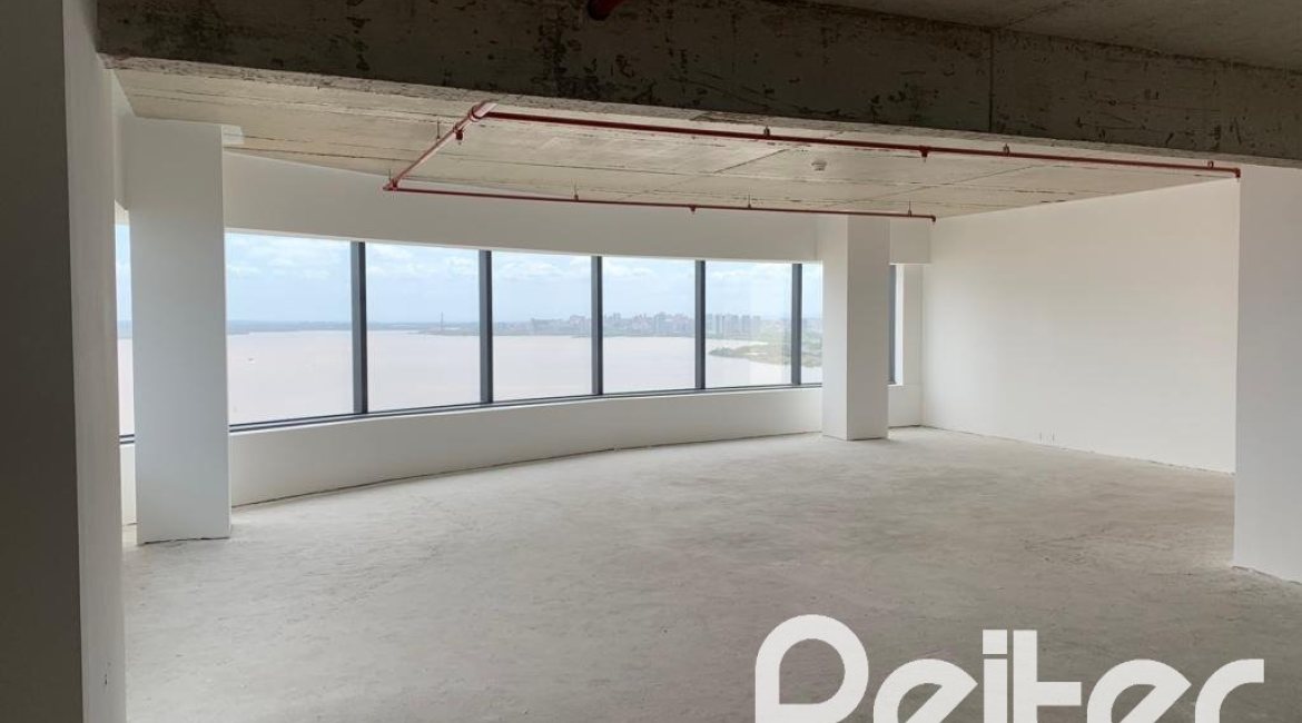 Comercial à venda com 158m², 3 vagas, no bairro Cristal em Porto Alegre